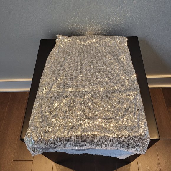 INDAH silver asymetrical sequin mini skirt - Picture 4 of 5